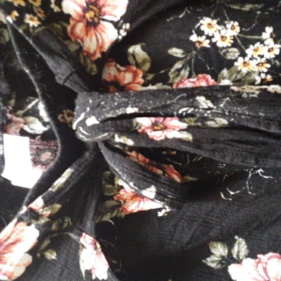 XL , Xhilaration, 2 piece bohemian wrap pants and matching smocked crop top. - Picture 3 of 11